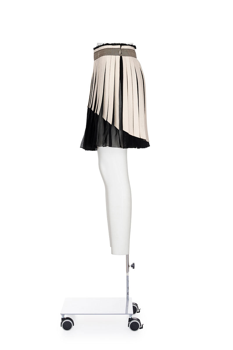 BALENCIAGA BY NICOLAS GHESQUIÈRE