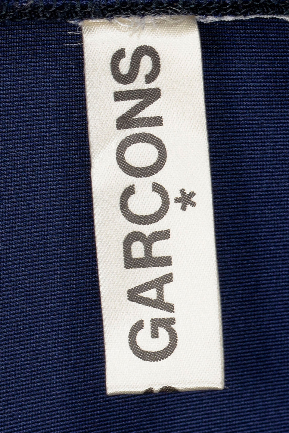 COMME DES GARÇONS